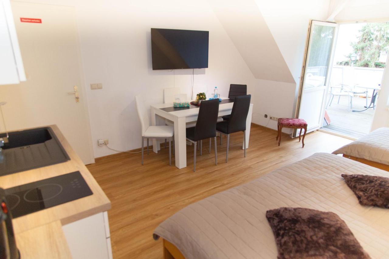 Am Gutspark Prager Gbr Apartamento
