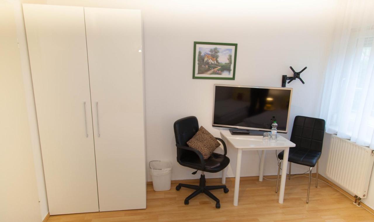 Apartamento Am Gutspark Prager Gbr Leipzig