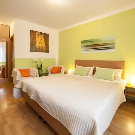 Hotel Am Gutspark Prager Gbr Leipzig Room photo