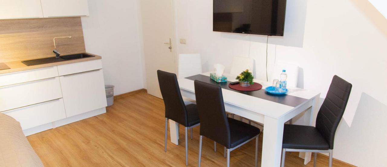 Apartment Am Gutspark Prager Gbr *