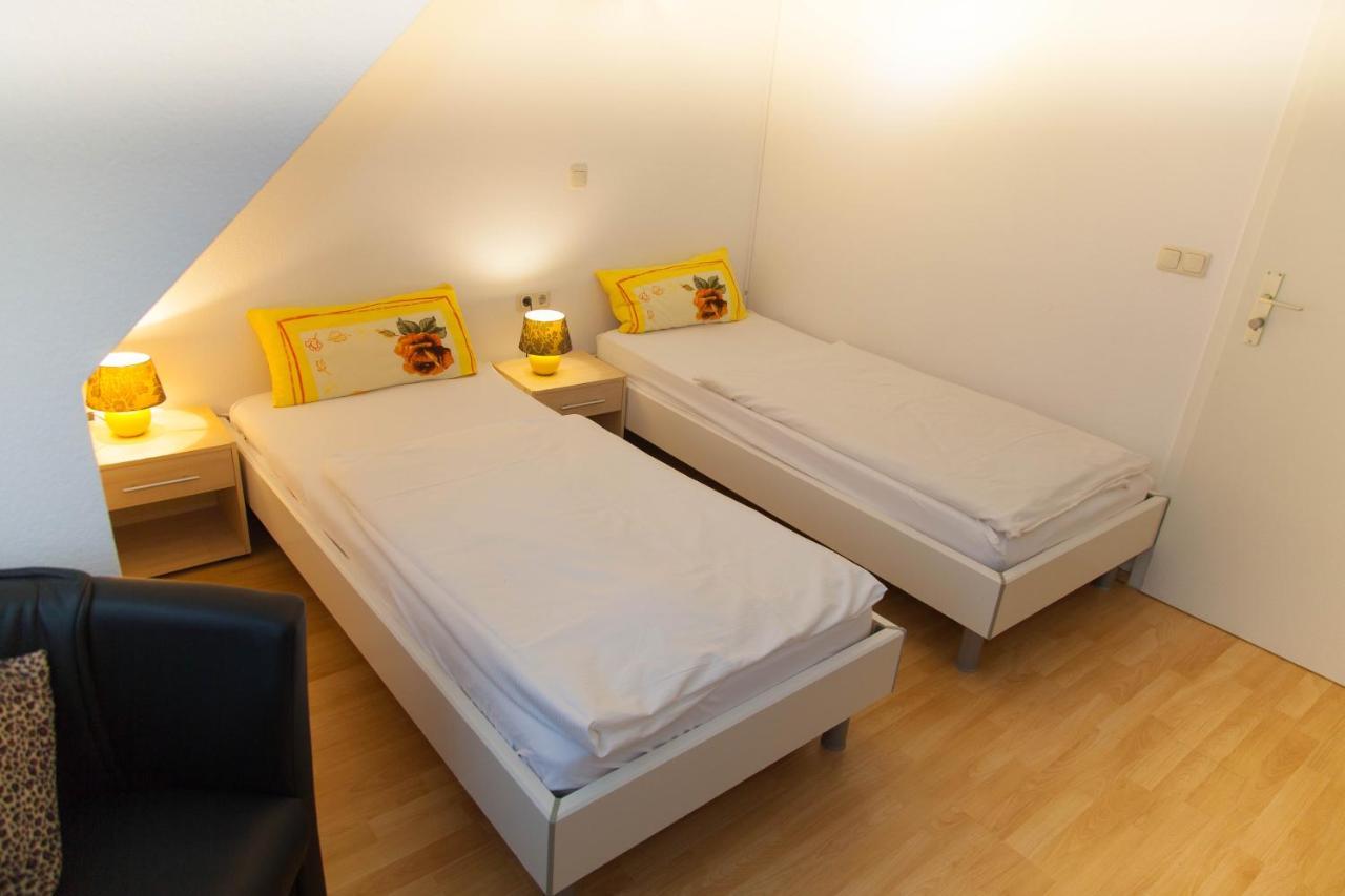 Am Gutspark Prager Gbr Apartment