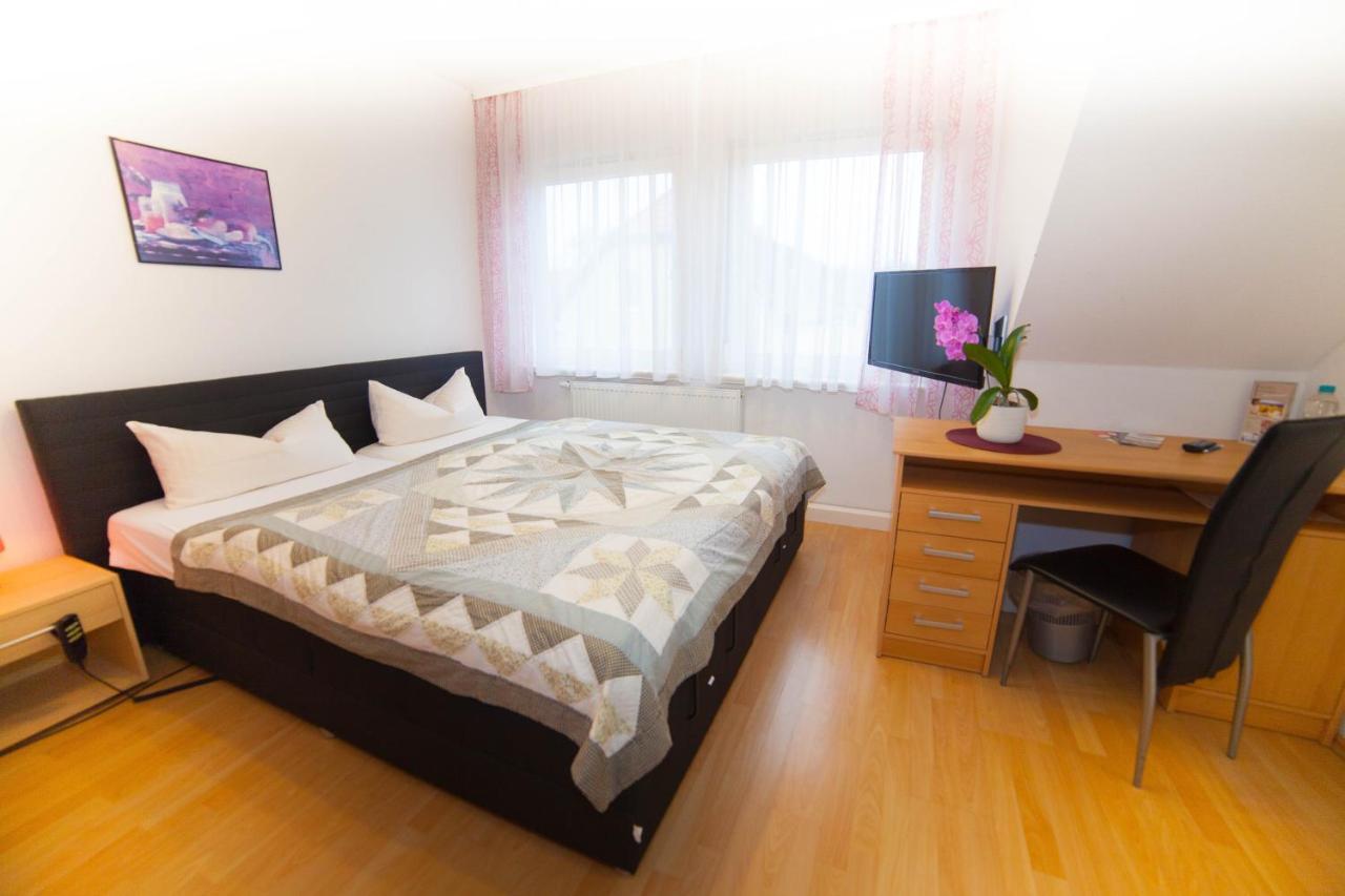 Am Gutspark Prager Gbr Apartment *