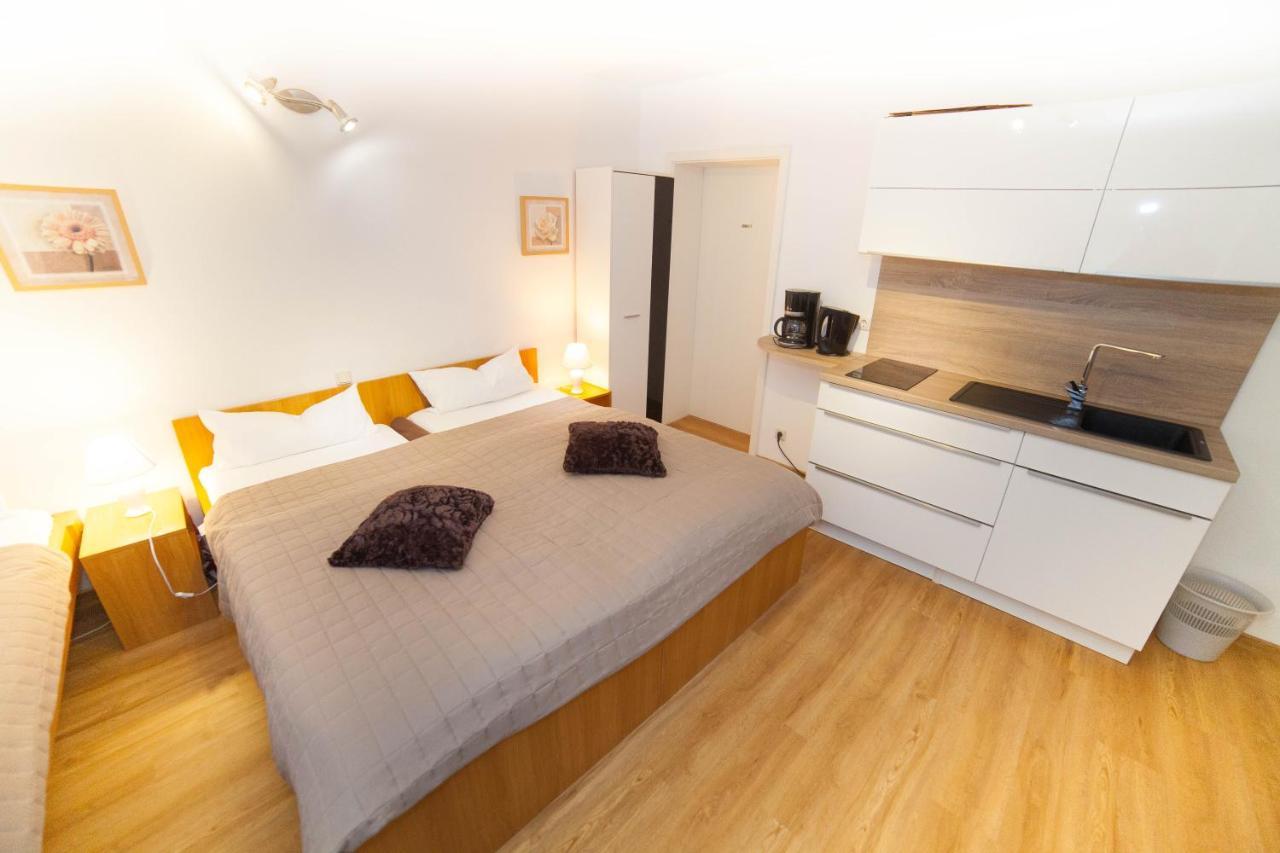 Am Gutspark Prager Gbr Apartment