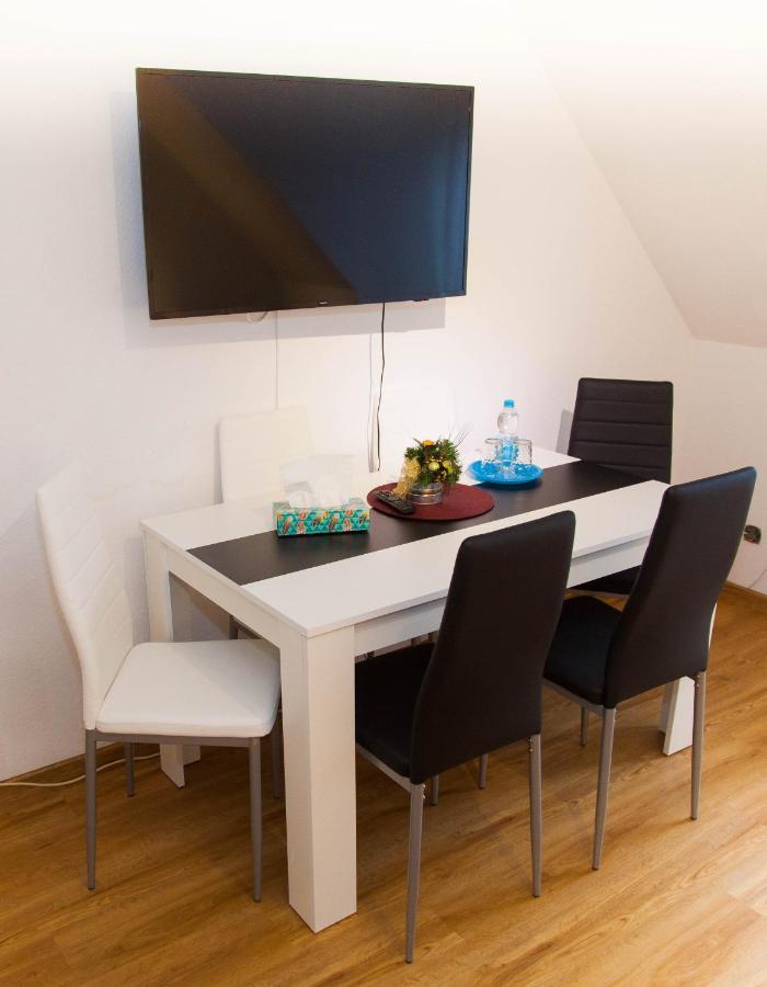 Apartment Am Gutspark Prager Gbr Leipzig