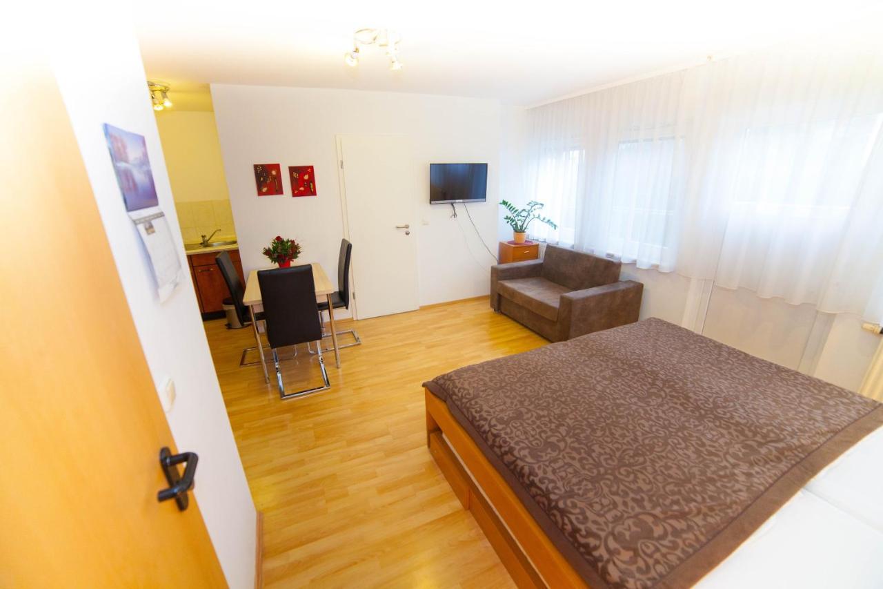 Apartment Am Gutspark Prager Gbr